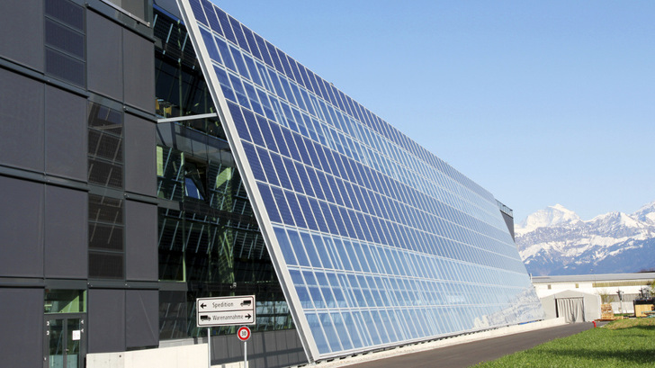 Module manufacturer Meyer Burger is already producing its own solar power in Switzerland. - © Meyer Burger

