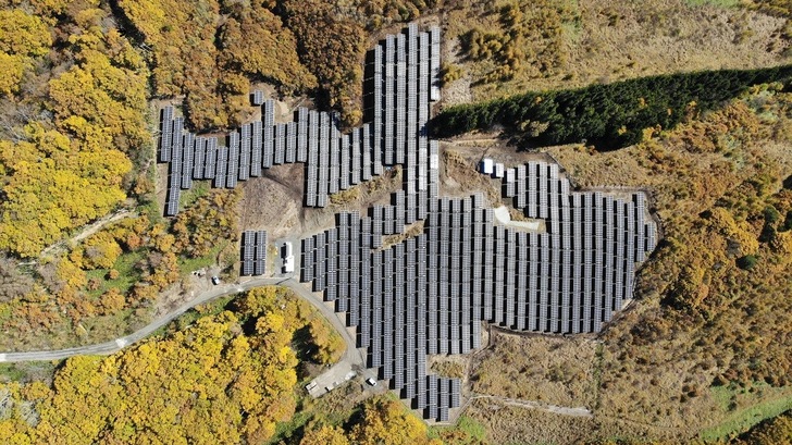 juwi built the 2.9 MW Otaki Village solar farm on the site of a former ski slope in Nagano. - © juwi Shizen
