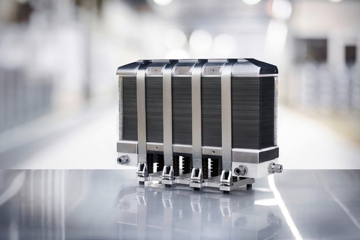 In collaboration with its partners, Schaeffler is developing a fuel cell, which will enable direct CO2-free operation using hydrogen bonded in LOHC. - © Schaeffler AG
