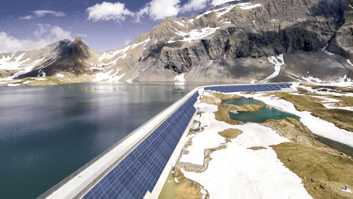 Particularly in the mountains, large-scale solar plants could make a major contribution because the solar power yield there is especially high in the winter. - © Axpo
