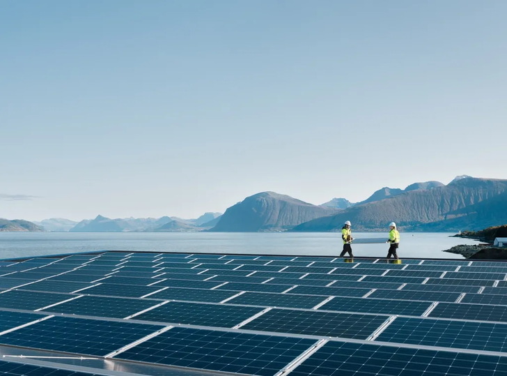 In  The Netherlands and Norway first floating PV pilots projects in the open sea in Europe are launched. - © Einar Aslaksen, Pudder Agency
