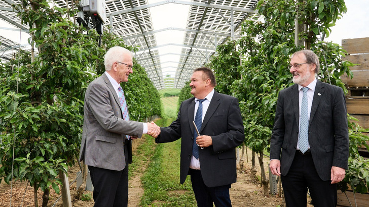 Minister President Wnfried Krentschmann came to Kressbronn on Lake Constance to launch the first project of the Agriphotovoltaic Model Region.