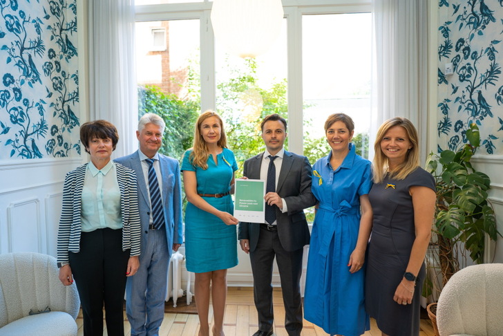 Representatives of renewable energy associations and EU Commissioner Kadri Simson (third from left) reinforced the EU’s determination to support Ukraine – also in the field of the energy transition. - © SolarPower Europe
