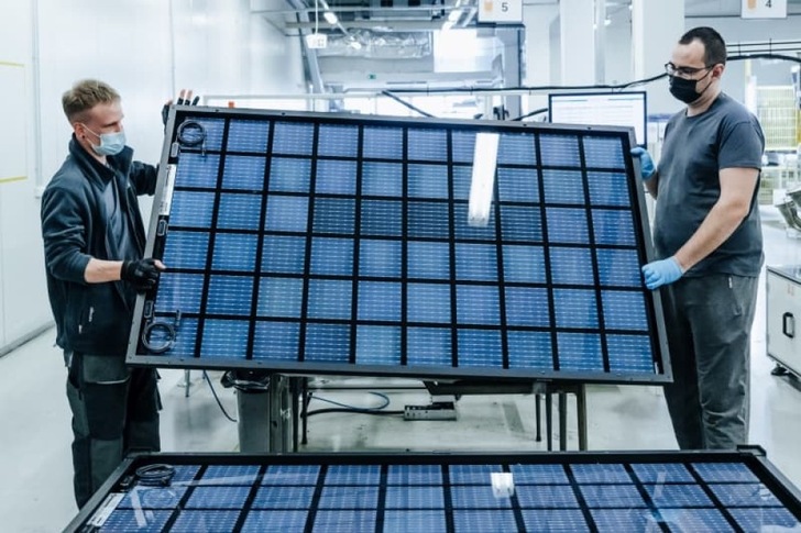 Solar module production of Solitek in Vilnius/Lithuania.

