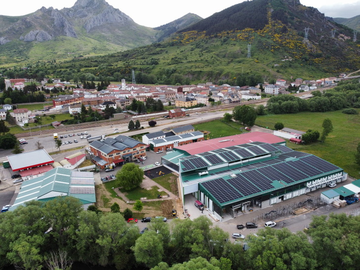 613 kilowatts of peak photovoltaics work for Spanish food manufacturer Embutidos y Jamones Ezequiel against rising electricity prices.