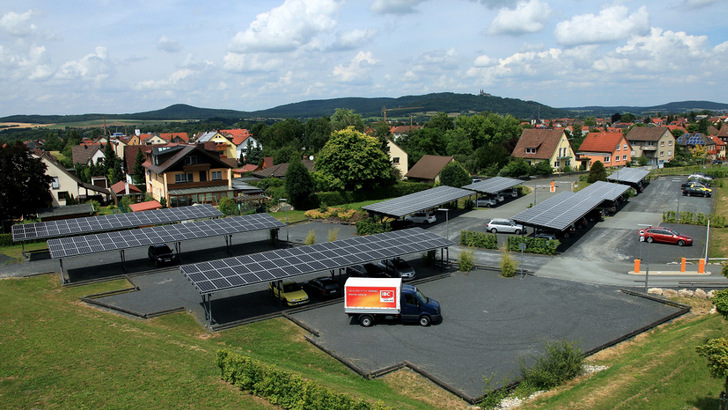 According to the Öko-Institut, the solar obligation should also apply to new car parks.