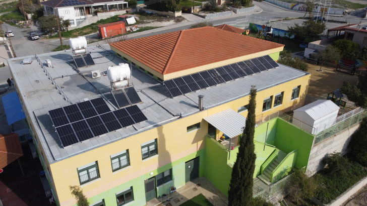 More than 400 schools in Cyprus are equipped with a PV system. - © EAC
