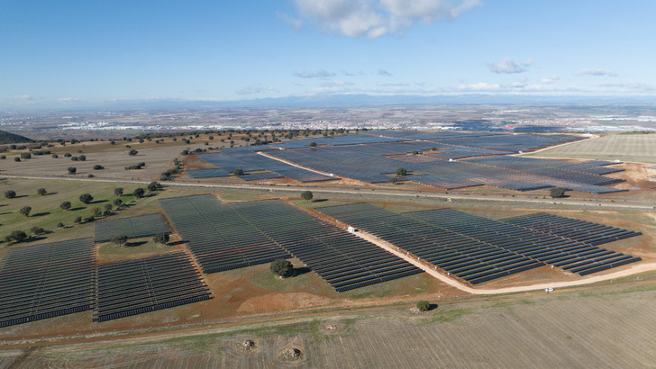 The Casa Valdes solar park is located near Madrid. Two other projects are already under construction. - © RWE
