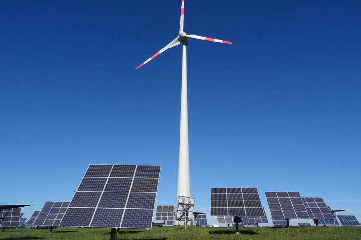 75 billion euros a year must flow into the expansion of photovoltaics and wind power over the next few years.