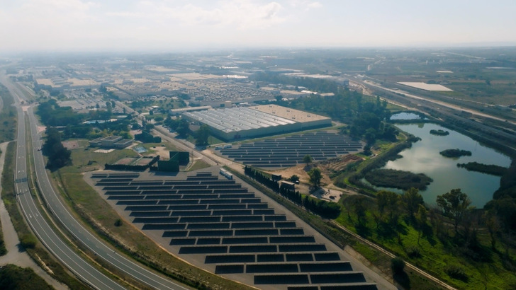 The current production of close to 4,641 megawatthours per year at the Amussafes manufactoring facilities of Ford in Valencia/Spain, will increase this summer by 3,762 MWh/year.