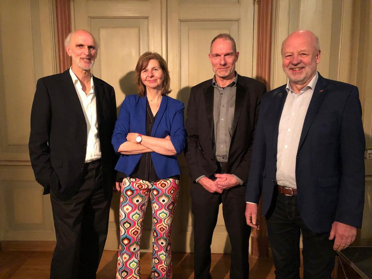 The initiative's goal is to raise 600 million euros for a citizen-owned solar factory.