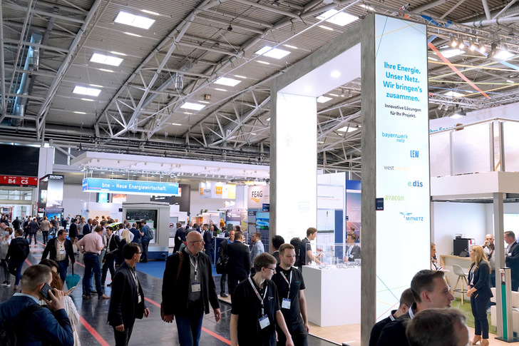 EM-Power Europe and the parallel exhibitions Intersolar Europe, ees Europe and Power2Drive Europe will all take place from June 14 to 16, 2023 as part of the innovation hub The smarter E Europe at Messe München. - © Solar Promotion
