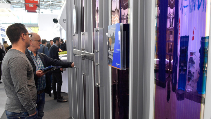 The integration of a solar function into existing building products, as here in metal elements by Zambelli, is a path taken by manufacturers of organic solar films, among others.