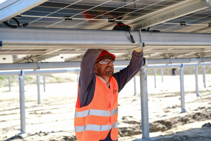 Project Blue in Sheq - Marinas Fier, Albania: A complete system-level solution, Trina Solar's bifacial Vertex double-glazed modules are deployed on the company's single-row Vanguard 1P trackers in this project.