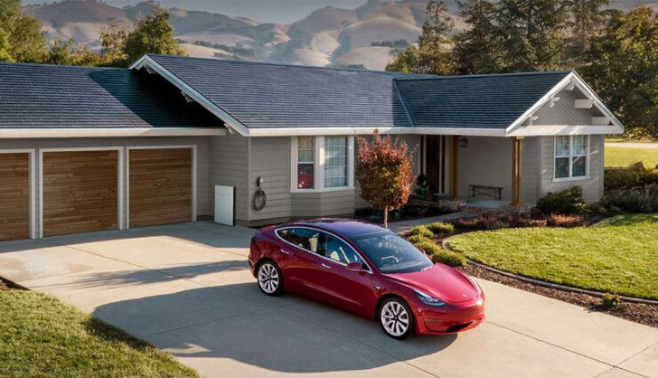 The solar roof was introduced back in 2016. The lofty goals were not achieved. - © Tesla
