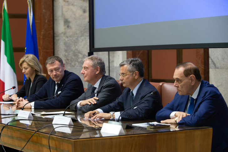 The signing of the agreement attended by Italian public figures and executives of SoliTek and the BOD Group. - © Francesco Ragni
