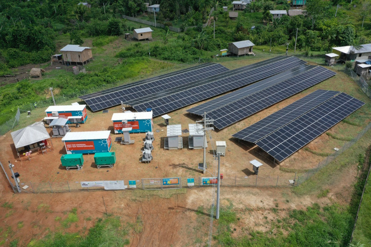 The awarded Vila Restauração Microgrid is (re)energisa’s pioneering clean energy project in the heart of Brazil's Amazon rainforest. - © (Re)energisa
