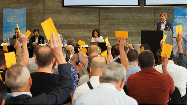 Lively participation at the meeting of the Swiss Solar Association in Biel. - © Swissolar
