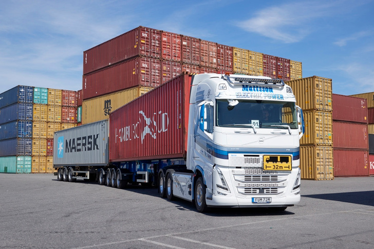 The electric truck has a gross combination weight of 74 tonnes.