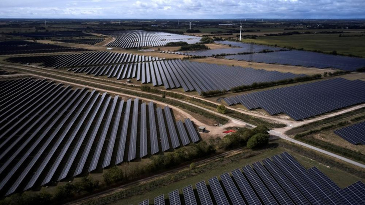 304 MW solar park in Kassø /Denmark. - © European Energy
