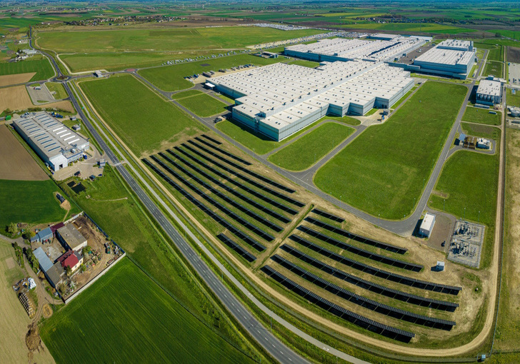 Once completed, the entire PV plant in Września/Poland will produce 15,750 MWh of electricity (animation). - © Quanta Energy
