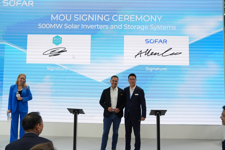 Signing of a cooperation agreement between PVO International and SOFAR, right Allen Cao, Head of Europe, at SOFAR.