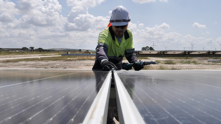 Together with Keppel MET Group increases its solar portfolio in Italy. - © MET Group
