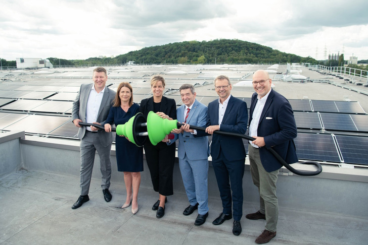 Opening of the 18 MW PV rooftop installation.