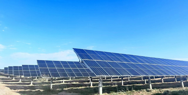 Trina Solar’s Vertex modules are part of a huge 2GW solar power plant on the site of a former coal mine in Ningxia, China, converting this brownfield into a source of renewable energy for the region. - © Trina Solar

