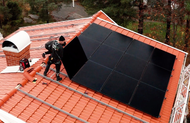 With the strong growth of the PV market in Sweden installer safety issues are more in the spotlight. - © Longi
