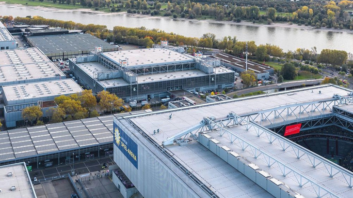 Solar Solutions takes place at the exhibition centre in Düsseldorf, located directly on the Rhine.