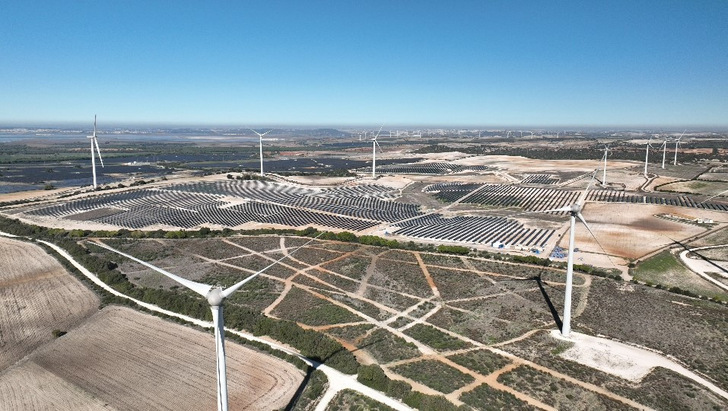 The Puerto Real 3 solar park with an installed capacity of 50 megawatts is located in Andalusia. - © MET Group
