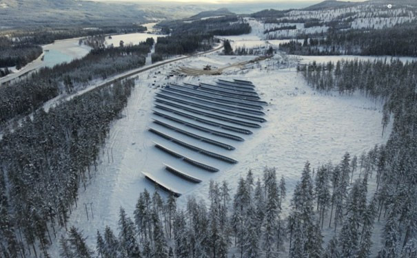 The solar park Furuseth in Stor-Elvdal, Norway, uses bifacial modules.