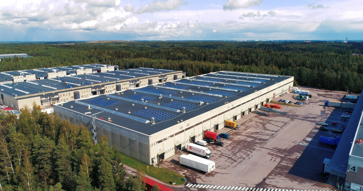 According to an audit by Clean Energy Associates, 97% of C& I rooftop solar installations have major safety concerns. - © Solnet
