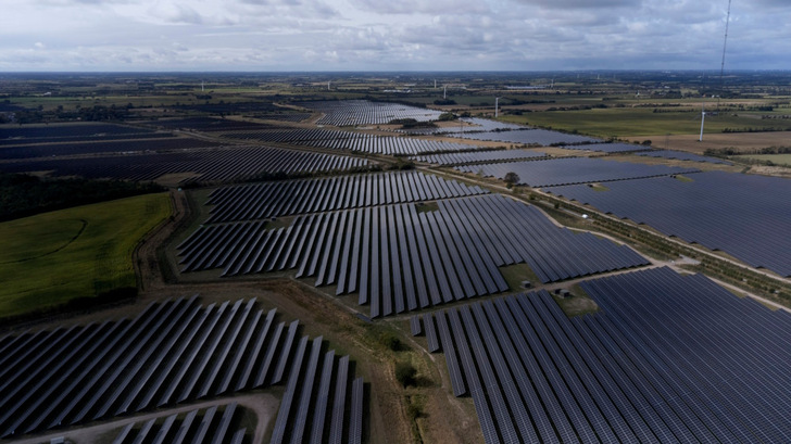 In many regions globally PPAs help to finance solar parks. - © European Energy/Robert Wengler
