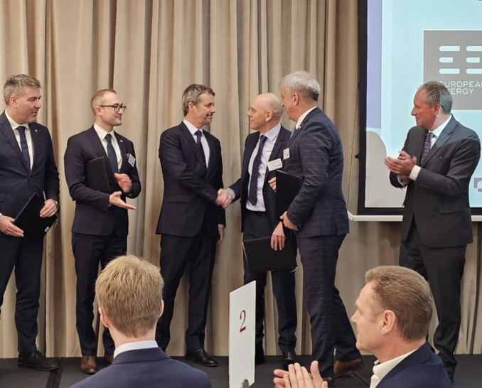  Signing ceremony of the MoU in Warsaw.