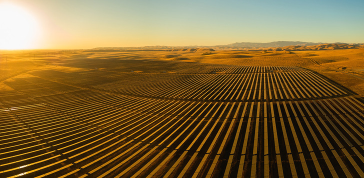 Saudi Arabia plans to install a gigascale solar PV plant equipped with newest tracker technology. - © Reid Morth/Morth Photography
