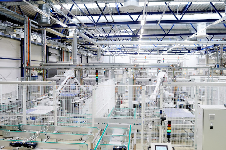 Overview of Meyer Burger's PV module production in Freiberg/Germany.