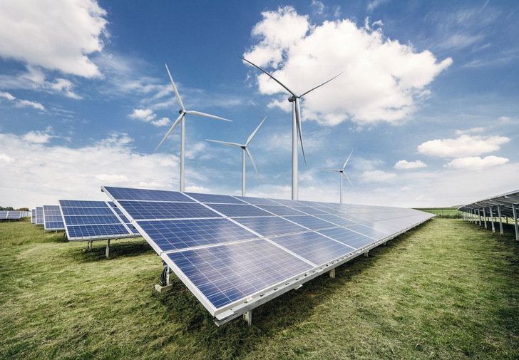  The combination of wind and PV systems, as BayWa r.e. is now realizing in Spain, offers a number of advantages.