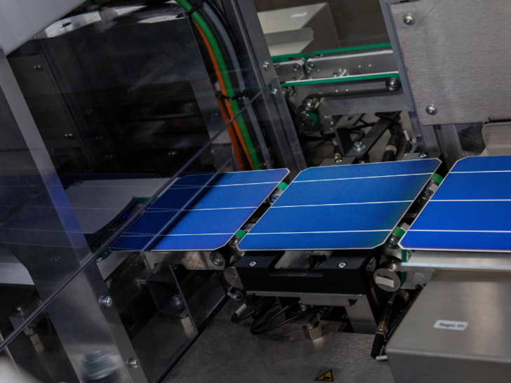  Perovskite-on-silicon tandem solar cells.