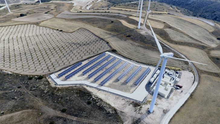 Hybrid PV-wind power plant in Spain. - © Siemens Gamesa
