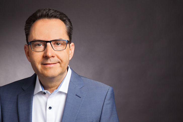  Markus Elsässer is the founder and CEO of Solar Promotion. In 1991, he launched  Intersolar , today's leading trade fair for the solar industry. Together with Freiburg Wirtschaft Touristik und Messe, Solar Promotion organizes the largest trade fair alliance for the energy industry in Europe:  The smarter E Europe.