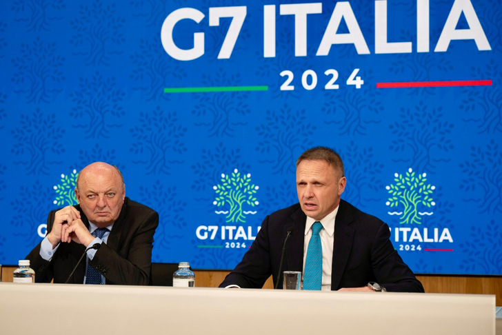 Agriculture Minister Francesco Lollobrigida (right)and Environment and Energy Minister Gilberto Pichetto Fratin announced the planned new regulation. - © governo.it
