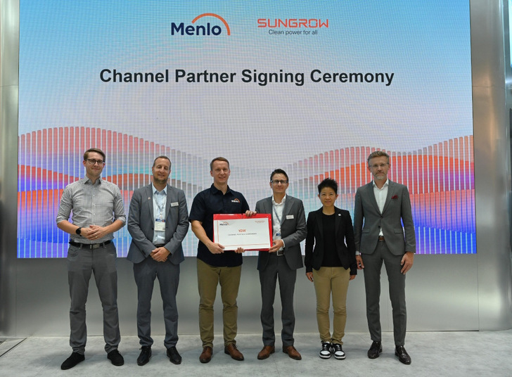  From the left: Marcin Zienkiewicz, Head of Procurement and Trading at Menlo Electric, Christian Welz,  Distribution Director BeNeLux, Central, Northern & Eastern Europe at Sungrow, Bartosz Majewski, CEO at Menlo Electric, Michal Klos, Head of CEE at Sungrow, Meng Yang, VP Distribution at Sungrow Europe, Marcin Grochala, CCO at Menlo Electric.