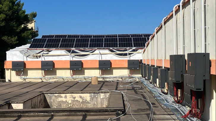  Due to the use of bifacial modules, the inverters must be able to withstand high input currents.