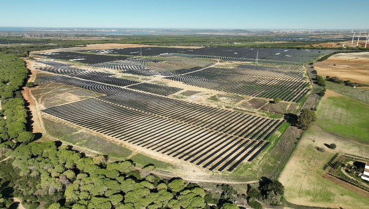 KMR, a joint venture between MET Group and the Infrastructure Division of Singapore-based Keppel enforces its PV investments, in the picture the solar park Puerto Real in Andalusia.