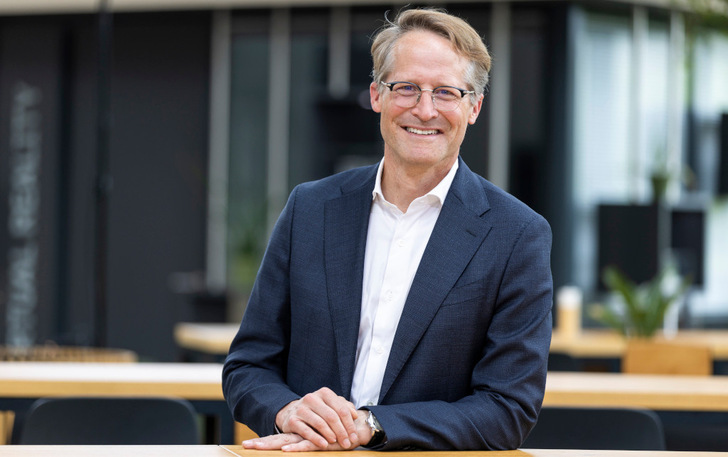 Joachim Goldbeck is the main shareholder and Managing Director of the Goldbeck Solar Group.