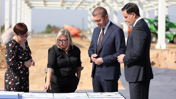 Construction has begun. Prime Minister Hristijan Mickoski (3rd from left) and Finance Minister Gordana Dimitrieska - Kocoska (left) actually attended the ground-breaking ceremony.