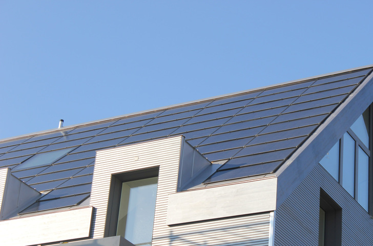Solid Solrif modules – frame-free construction offers seamless roof integration