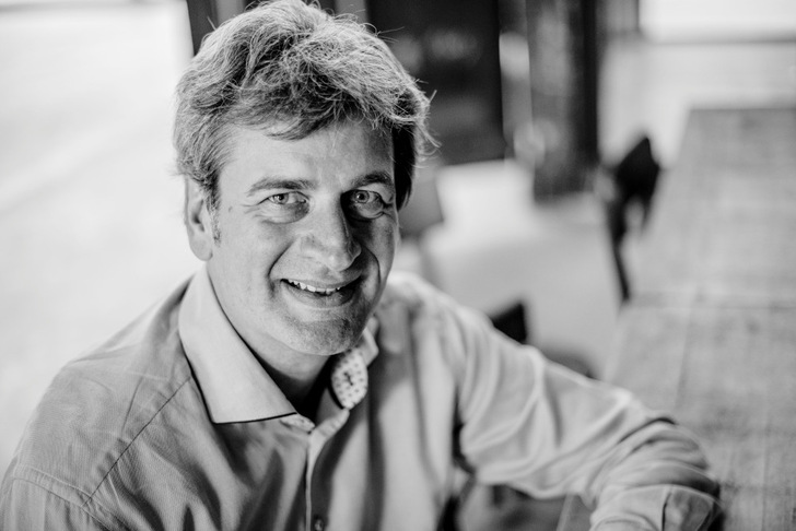 As owner of European Solar Gerard Scheper has delivered numerous projects in The Netherlands and neighbouring countries. In his role as independent solar strategist Gerard publishes the World of Solar industry reference reports.